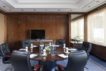 Stuttgart   Board Room 7 image 1
