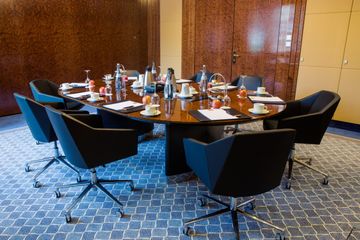 Stuttgart   Board Room 8 image 1