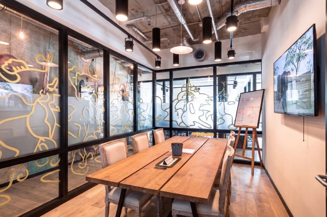 Berlin   Meeting Room M8 image 2