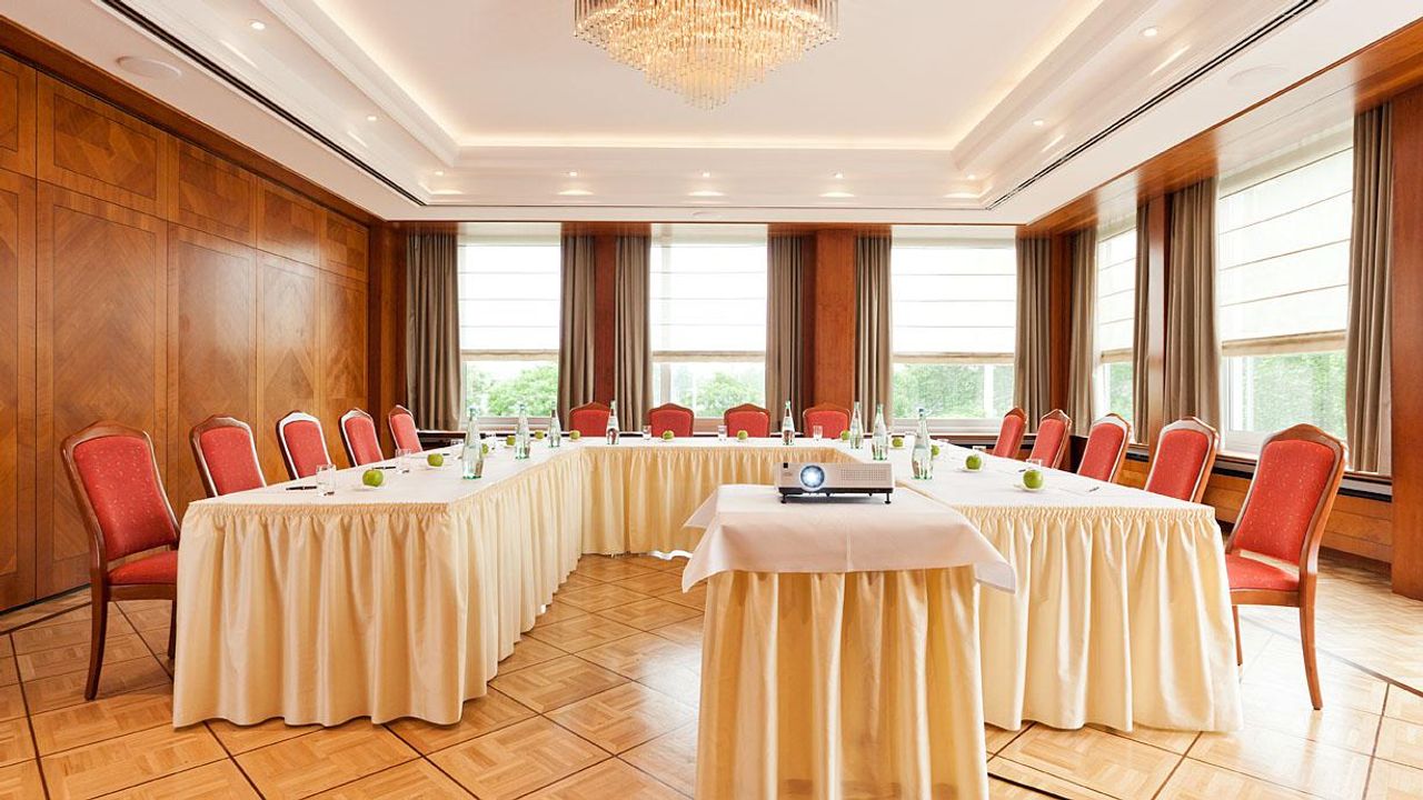 Stuttgart   Salon Hohenzollern image 1