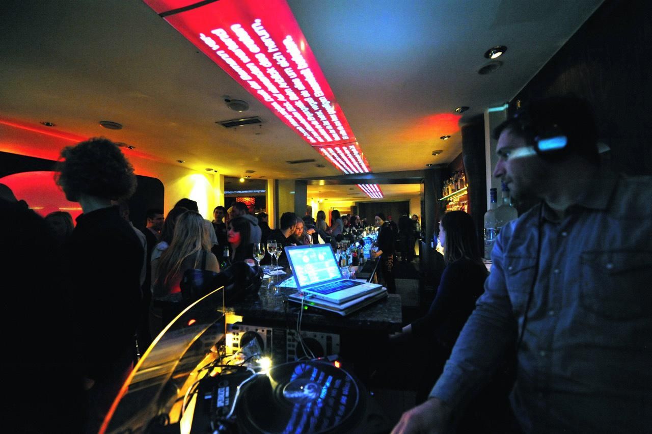 Berlin corporate event spaces Bar Eventlocation image 3