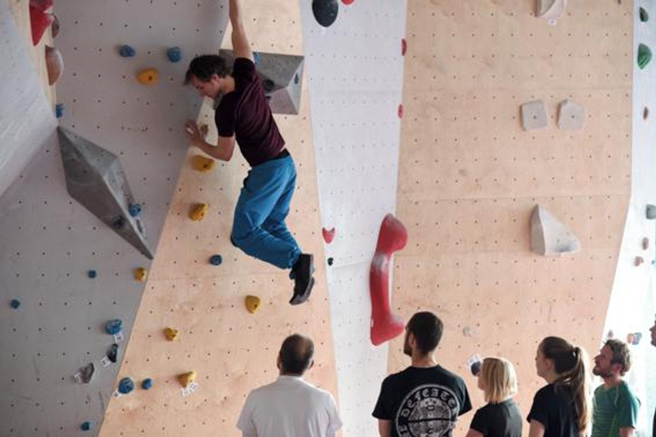 Berlin workshop spaces Unusual venue Workshop at a bouldering gym image 10