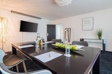 Rest of the World   Ulmer Spatz image 1