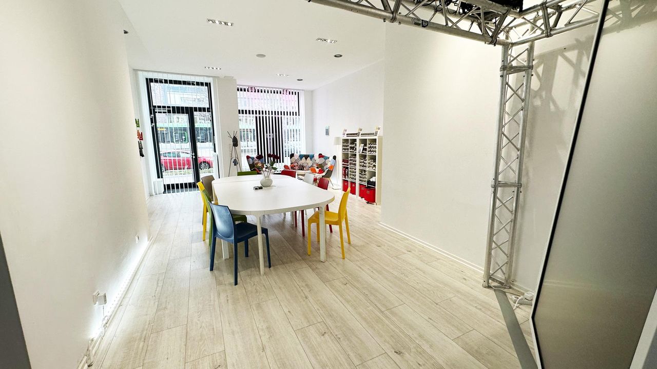 Hannover Mobiles Arbeiten Meetingräume Digitaler & modularer -  Workshop- & Tagungsraum mit Schaufenster image 21