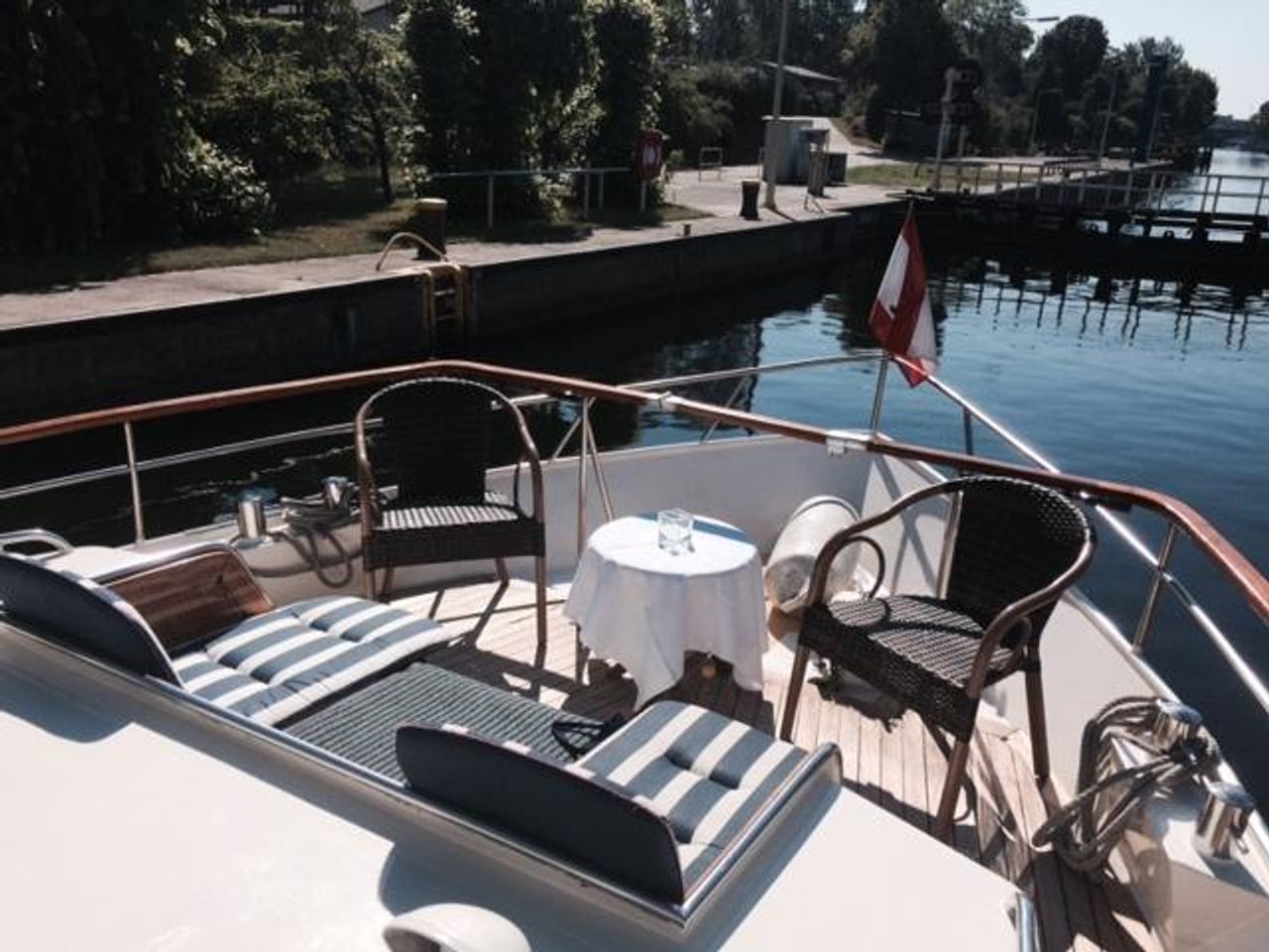 Berlin PR & Marketing Event Schiff/Eventschiff/Floß Motoryacht BELLEVUE image 1