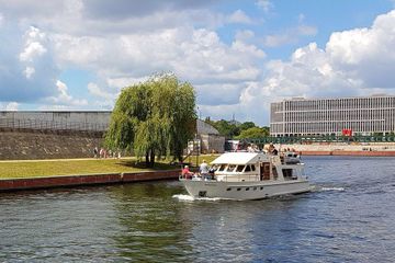 Berlin PR & Marketing Event Schiff/Eventschiff/Floß Motoryacht BELLEVUE image 2