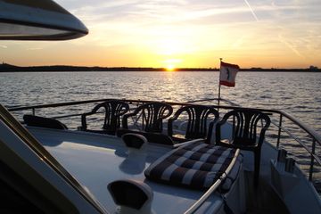 Berlin PR & Marketing Event Schiff/Eventschiff/Floß Motoryacht BELLEVUE image 11