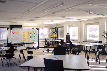 Stuttgart training rooms Coworking Space White Room image 2