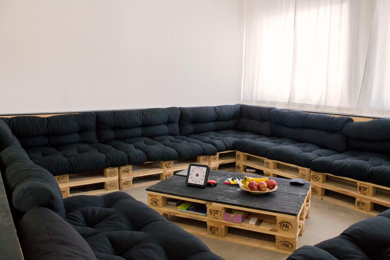 Stuttgart training rooms Coworking Space White Room image 8