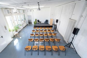Berlin workshop spaces Coworking space Gorgeous loft space with breakout room image 2