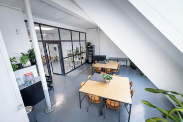 Berlin workshop spaces Coworking space Gorgeous loft space with breakout room image 4