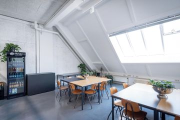 Berlin workshop spaces Coworking space Gorgeous loft space with breakout room image 5