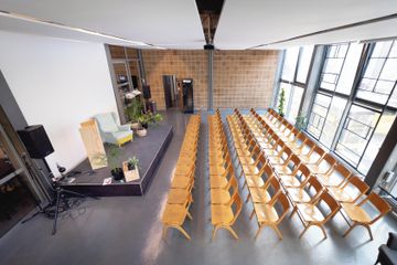 Berlin training rooms Coworking Space Salle de réunion aérée à côté du Checkpoint Charlie image 1