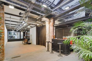 Paris corporate event spaces Industrial space Espace Cinko image 4
