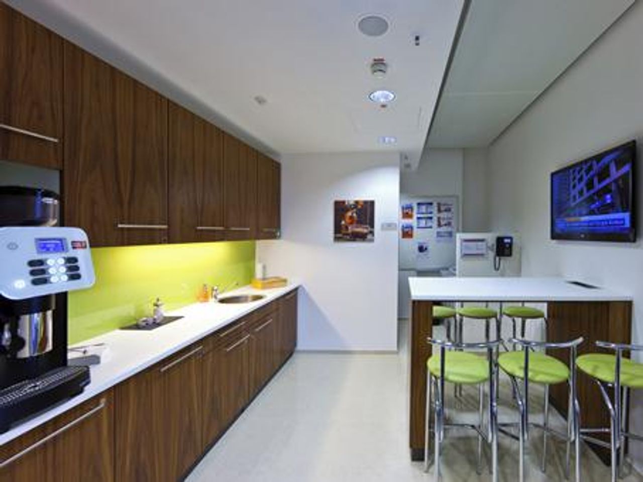 Dresden workshop spaces Meetingraum Heller und geräumiger Seminarraum in Striesen image 10