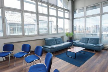 Dresden workshop spaces Meetingraum Heller und geräumiger Seminarraum in Striesen image 2