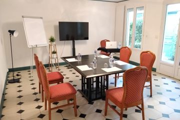 Paris  Meeting room Espace privatisable en rez-de-jardin image 1