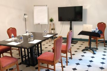 Paris  Meeting room Espace privatisable en rez-de-jardin image 4