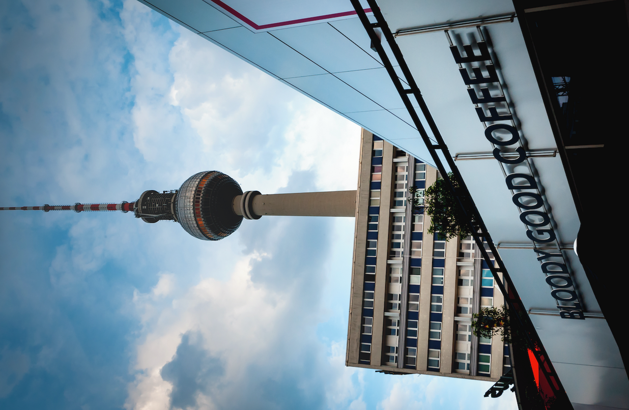 Berlin corporate event spaces Cafe Meeting und Event Space image 34