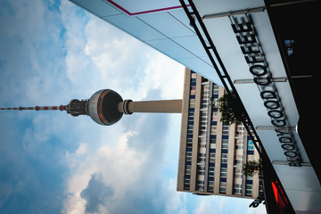 Berlin corporate event spaces Cafe Meeting und Event Space image 34