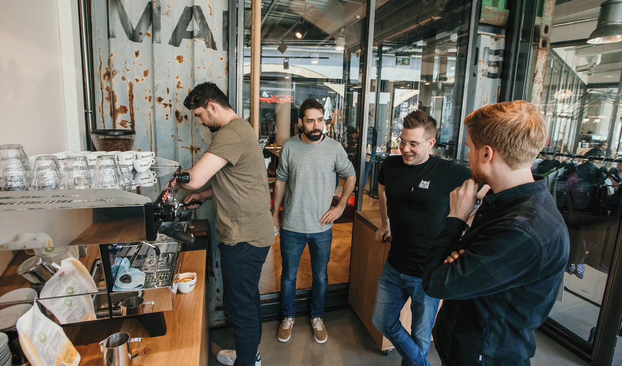 Berlin corporate event spaces Cafe Meeting und Event Space image 34