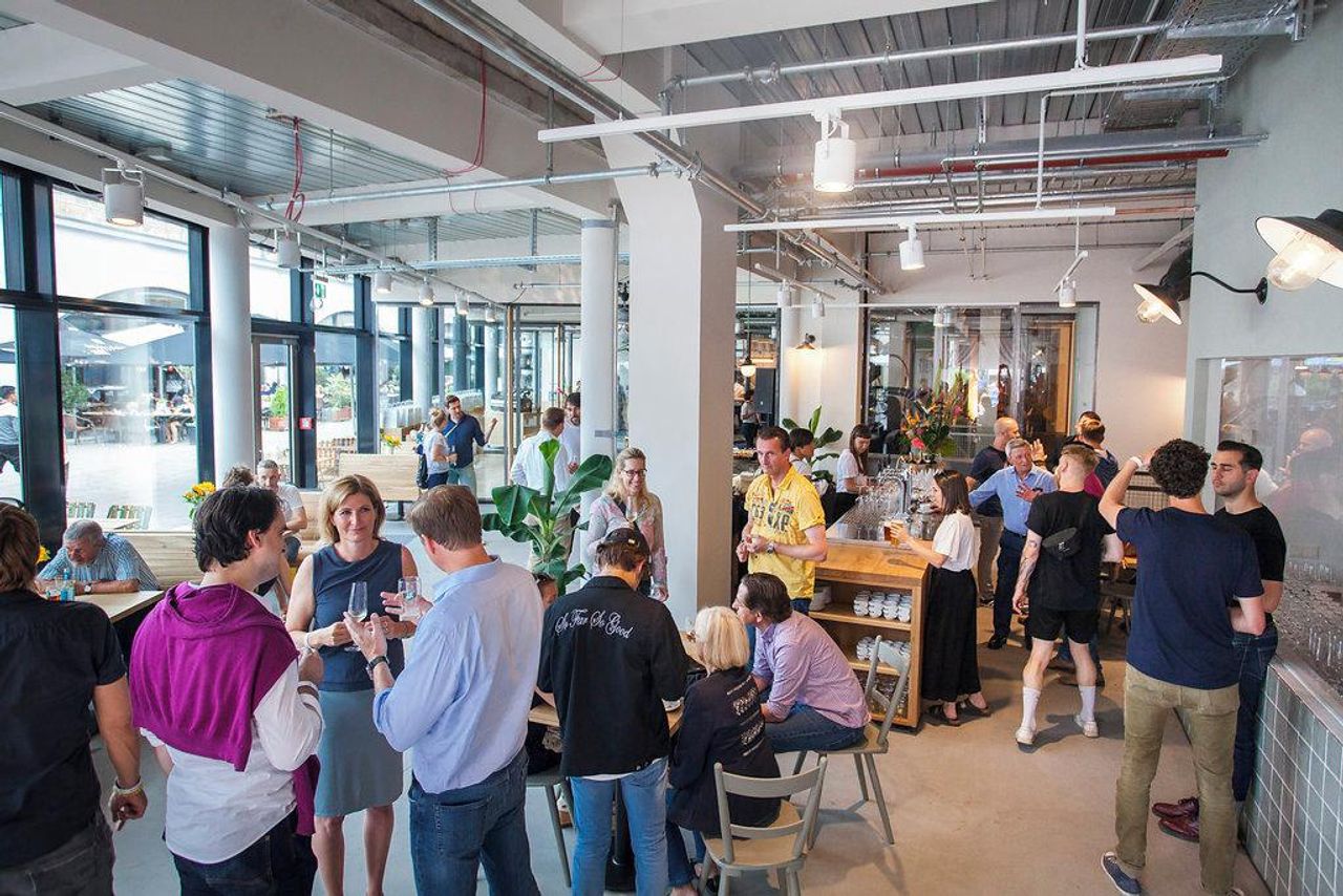 Berlin corporate event spaces Cafe Meeting und Event Space image 39