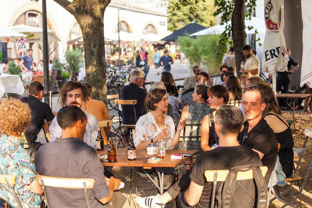 Berlin corporate event spaces Cafe Meeting und Event Space image 23