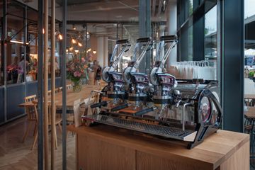 Berlin corporate event spaces Cafe Meeting und Event Space image 40