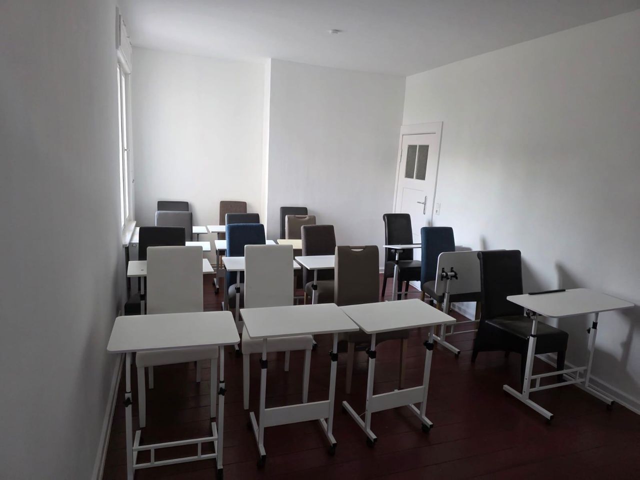 Berlijn   Großer Veranstaltungsraum mit Smartboard – perfekt für Workshops & Semin image 0