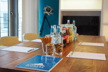 Hamburg workshop spaces Meeting room Seminar room image 1