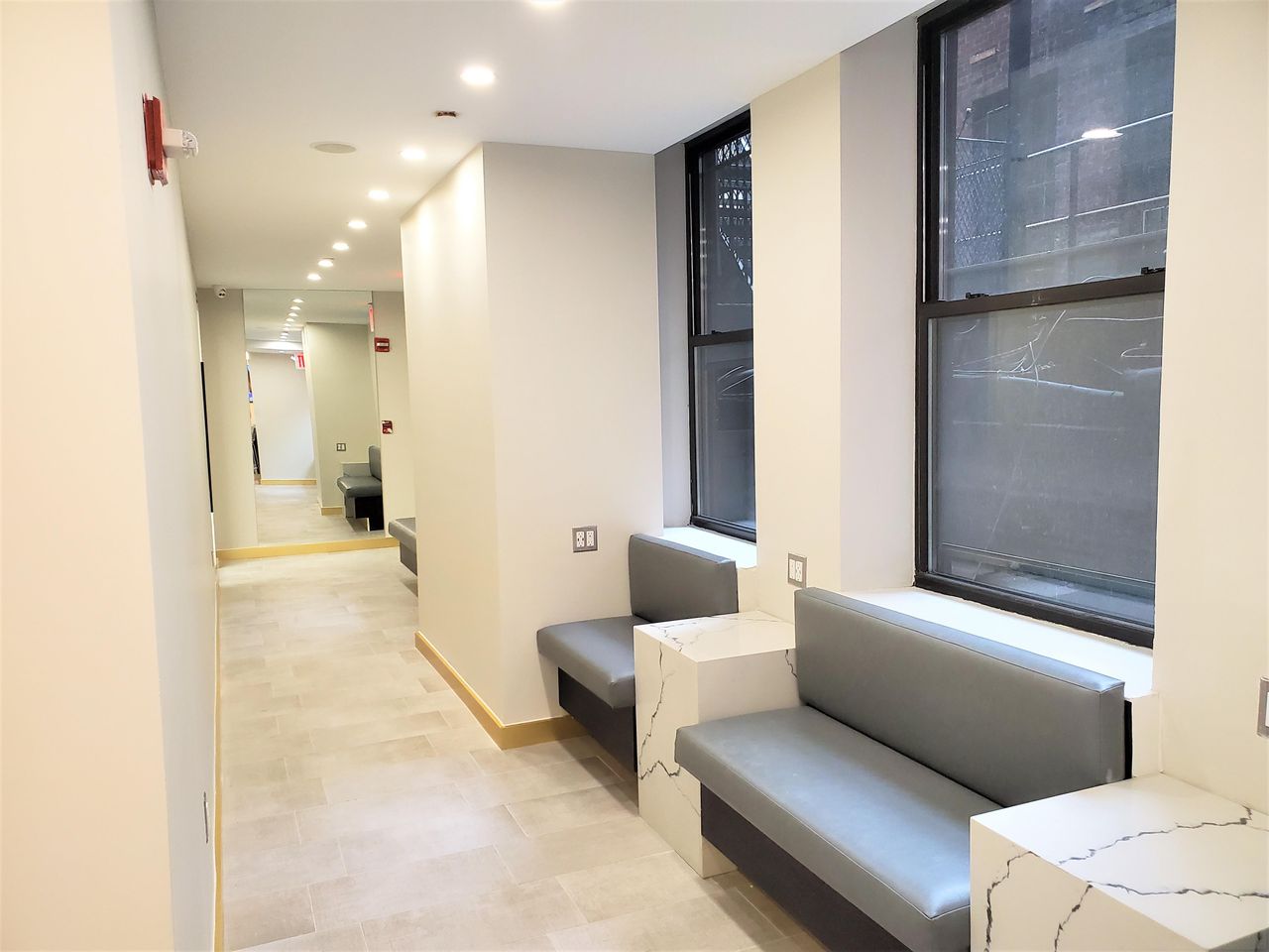 NYC training rooms Meeting room The Sinatra Room image 11