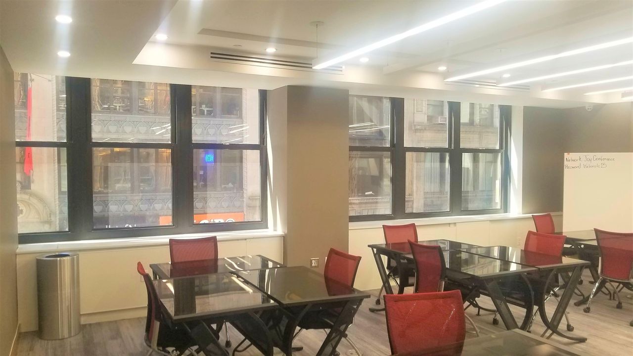 NYC training rooms Meeting room The Sinatra Room image 4
