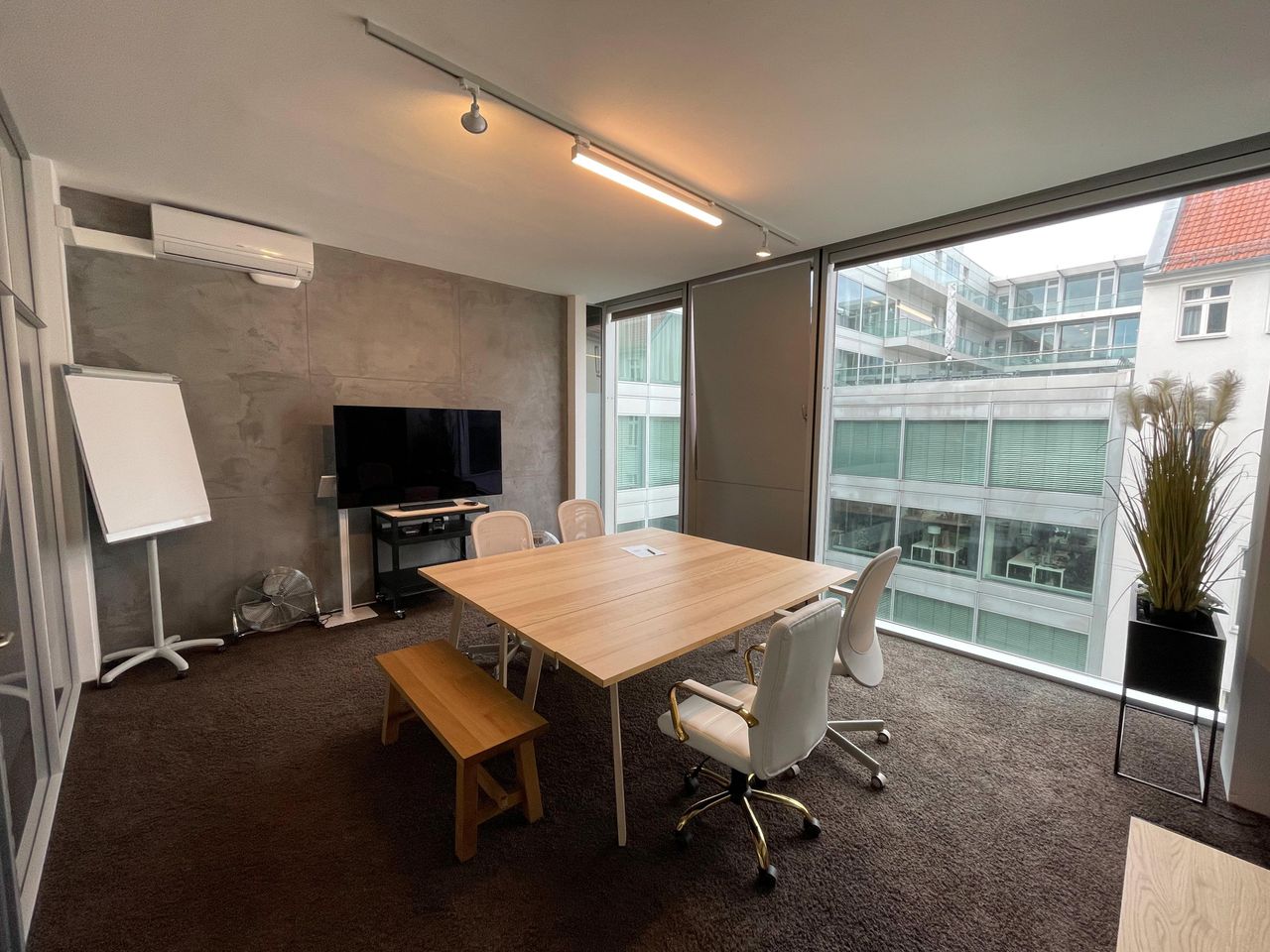 Berlin  Workspace Heart of Gold CoWorking image 7