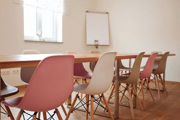 Rest of the World workshop spaces Meeting room Beautiful meeting room for up to 14 people image 0