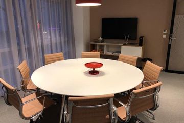 Paris workshop spaces Meetingraum Regus Spaces, BOULOGNE-BILLANCOURT, Spaces Reine, MR 03 image 0