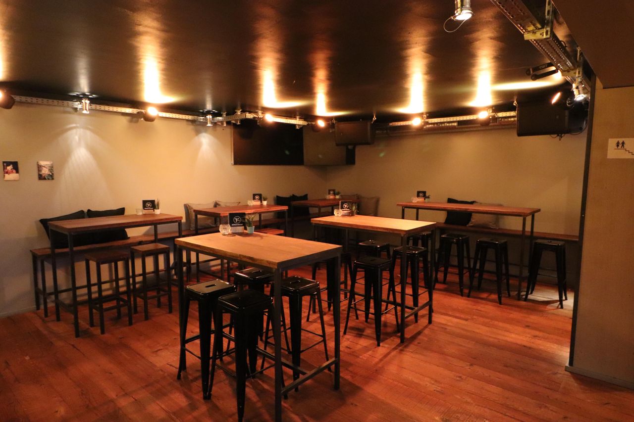 Düsseldorf corporate event spaces Bar Köhlerliesel image 3