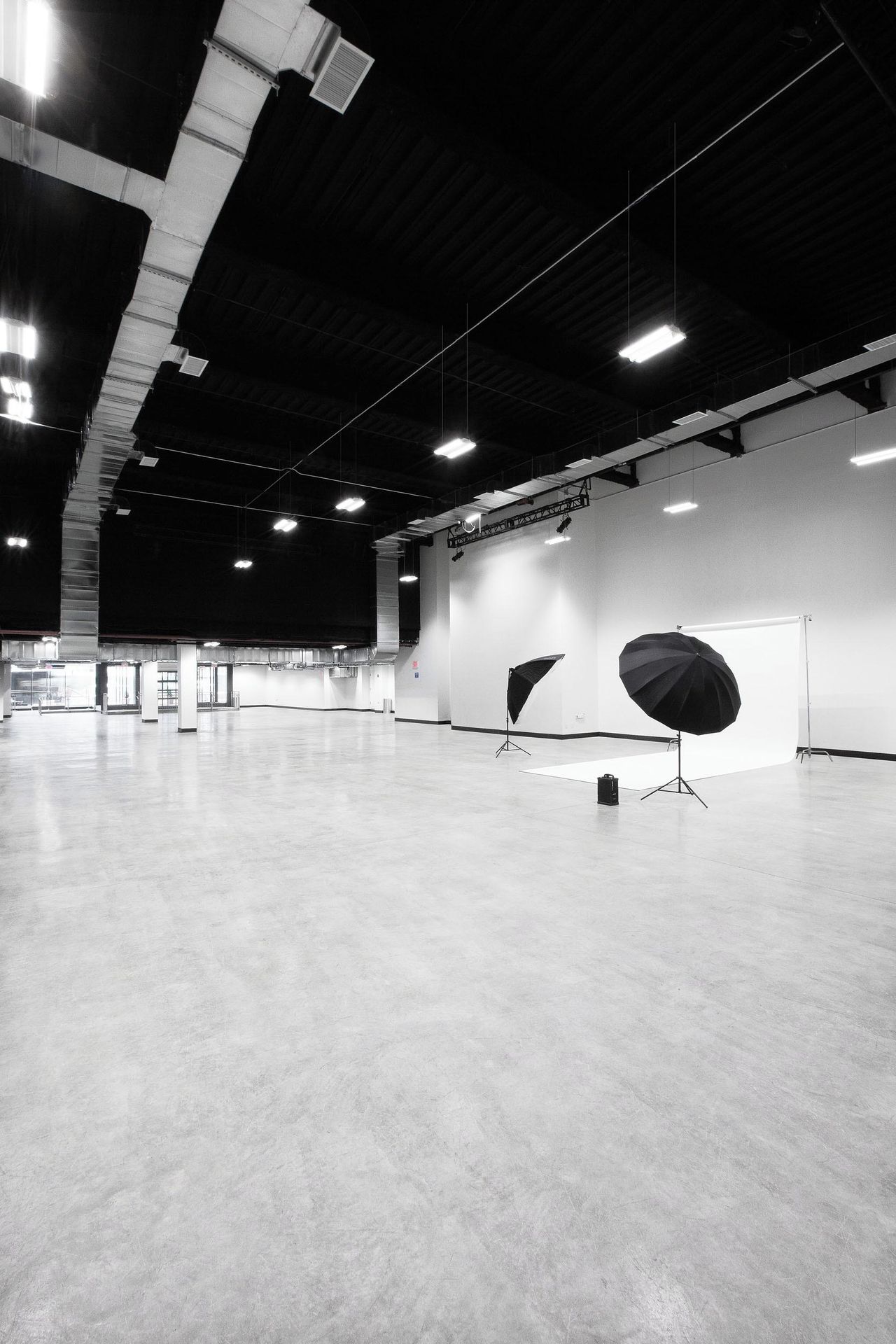 NYC corporate event spaces Party room Huge premier loft image 10