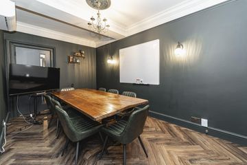 London Mobile Working Meeting room Small Meeting Room in Mayfair – St George’s House, 15 Hanover Square image 2