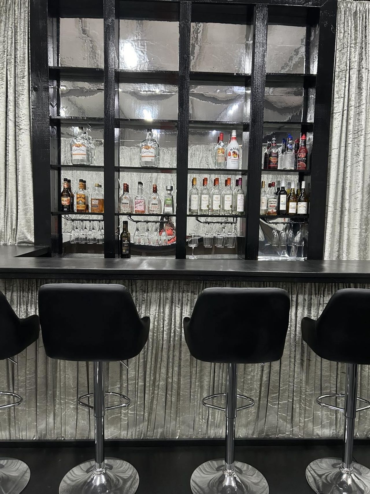 Rest of the World   Night Club image 3