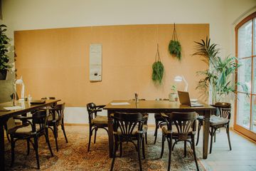 Rest der Welt training rooms Historisches Gebäude Rittergut Damerow// Working Café image 0