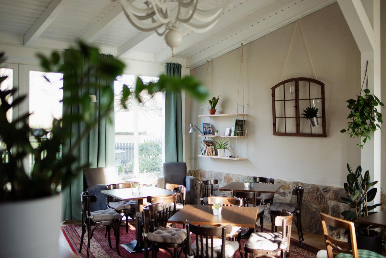 Rest der Welt training rooms Historisches Gebäude Rittergut Damerow// Working Café image 7