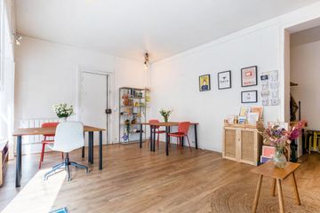 Paris  Gallery L'Esquermoise image 4