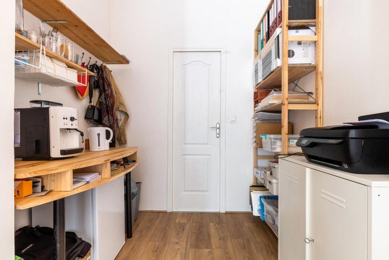 Paris  Gallery L'Esquermoise image 7