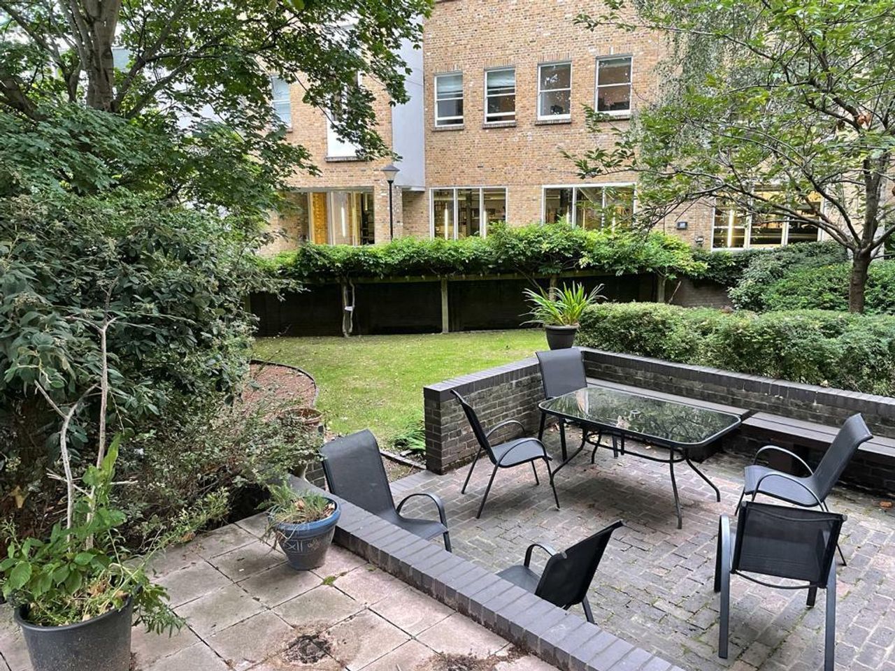 London  Boardroom The Garden image 2