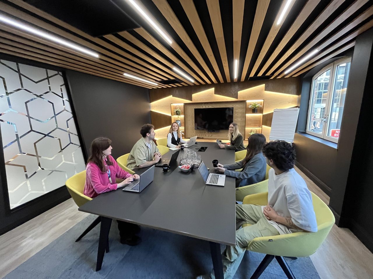 Leeds Mobile Working Coworking spaces River Suite image 2