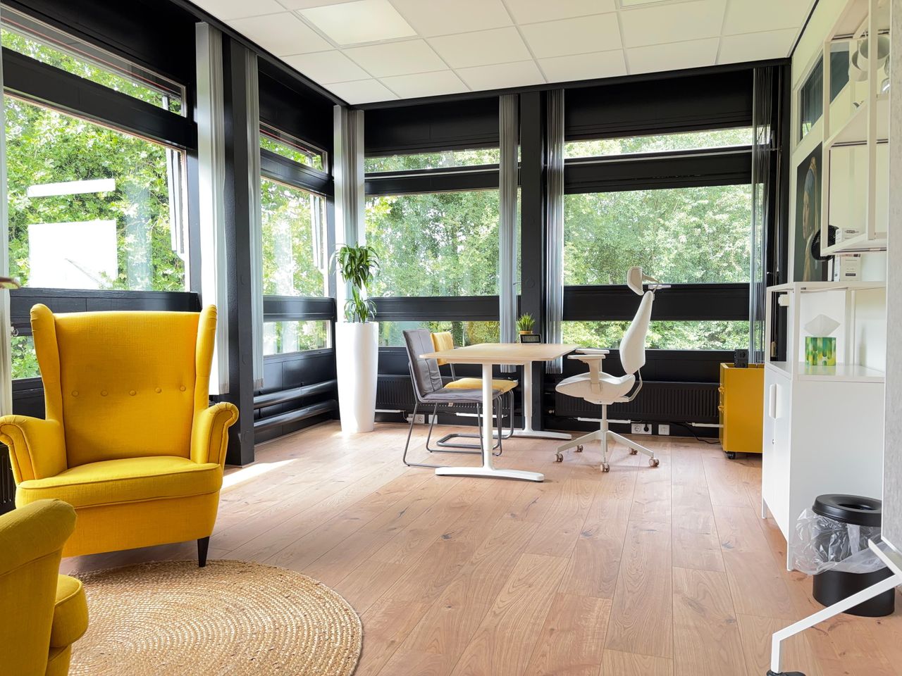 Hoogeveen Client Meeting Consulting Room De Gouden Parel image 4