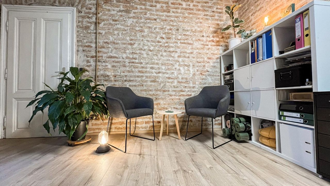 Vienna  Meeting room Ruhiger Coaching & Meetingraum im Wiener Altbau image 0