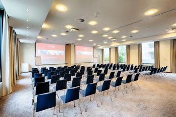 Frankfurt am Main  Tagungshotels Maintower image 0