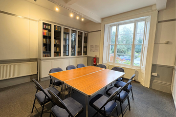 London Meeting room Library image 2