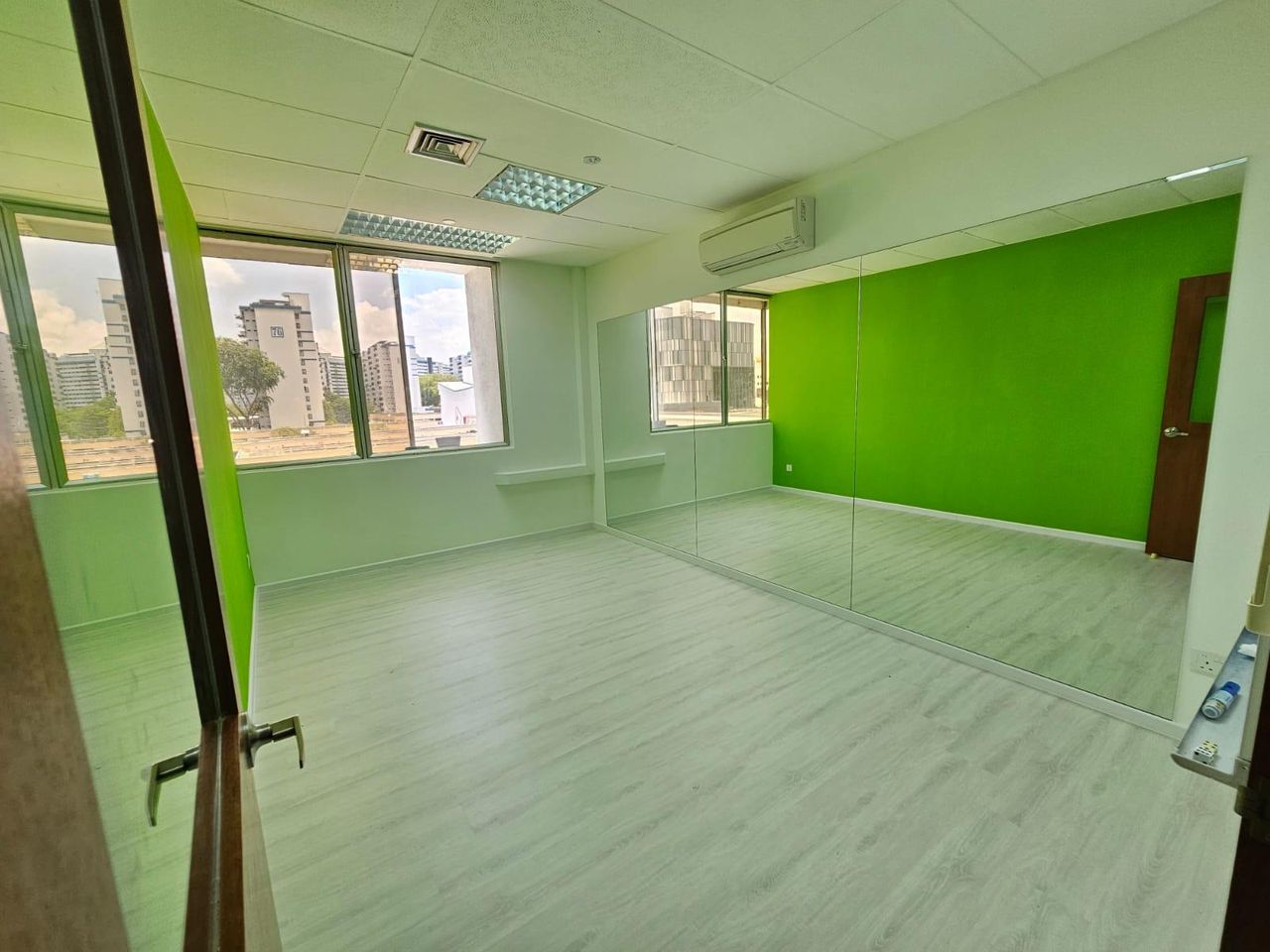 Singapore  Meeting room Rehearsal/ Green Screen Pod image 1